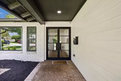 115 Blue Willow Drive, Houston, TX 77042 - Photo 2