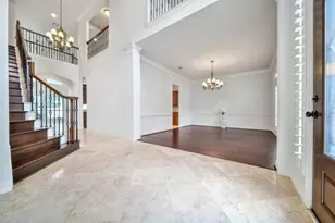 6811 Colonade Tr, Sugar Land, TX 77479 - Photo 8
