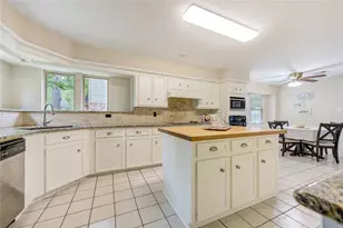 17 Marsh Millet Ct, The Woodlands, TX 77380 - Photo 8