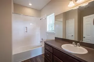 8530 Homewood Ln, Houston, TX 77028 - Photo 16