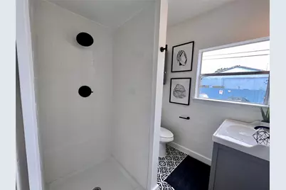 415 Fairview Avenue #1, Houston, TX 77006 - Photo 6