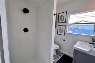 415 Fairview Ave, Houston, TX 77006 - Photo 6