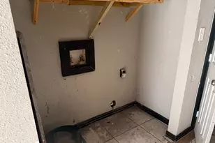 2421 Wilshire St, Houston, TX 77023 - Photo 18
