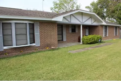 300 E Austin Avenue, Palacios, TX 77465 - Photo 2