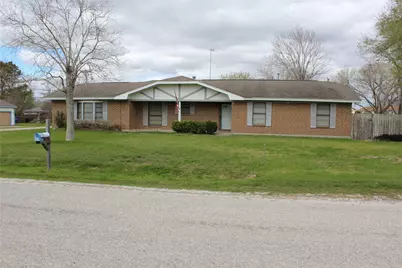 300 E Austin Avenue, Palacios, TX 77465 - Photo 1