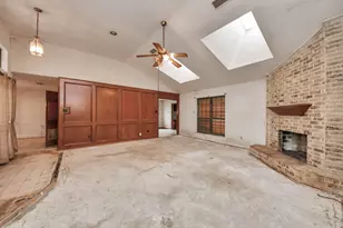 15103 Plaza Libre Dr, Houston, TX 77083 - Photo 10