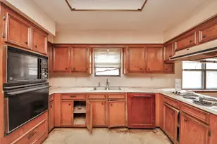 15103 Plaza Libre Dr, Houston, TX 77083 - Photo 12