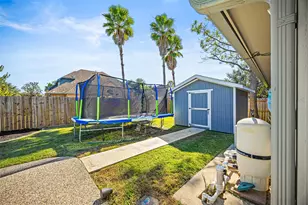 1305 Buttonwood Dr, Friendswood, TX 77546 - Photo 32