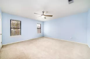 7505 Memorial Woods Dr, Houston, TX 77024 - Photo 10