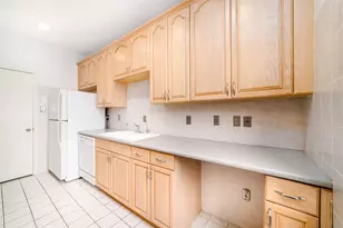 7505 Memorial Woods Dr, Houston, TX 77024 - Photo 6