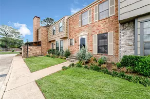 7505 Memorial Woods Dr, Houston, TX 77024 - Photo 2