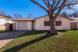 1805 Ave Q, Huntsville, TX 77340 - Photo 2