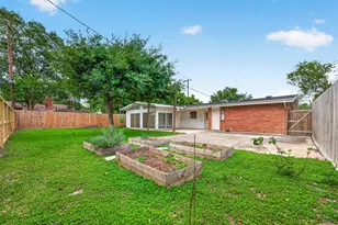 5422 Hummingbird St, Houston, TX 77096 - Photo 42