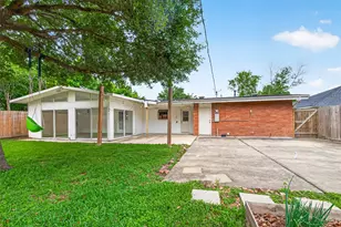 5422 Hummingbird St, Houston, TX 77096 - Photo 44