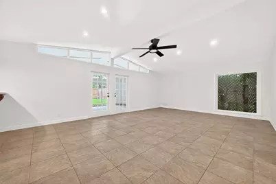 5422 Hummingbird Street, Houston, TX 77096 - Photo 14