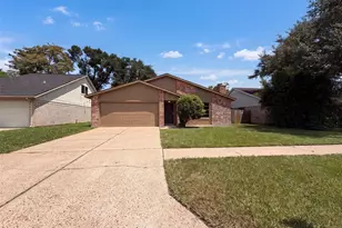 5602 Briarwood Forest Dr, Houston, TX 77088 - Photo 1