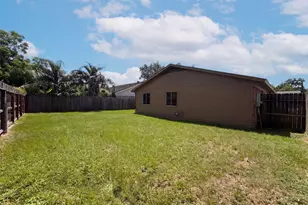 5602 Briarwood Forest Dr, Houston, TX 77088 - Photo 16