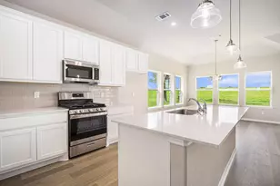 2102 Twin Lakes Blvd, West Columbia, TX 77486 - Photo 6