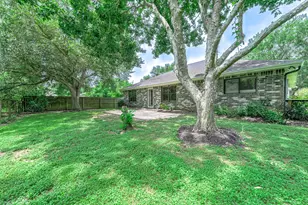 3875 Larkspur St, Alvin, TX 77511 - Photo 28