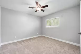 3875 Larkspur St, Alvin, TX 77511 - Photo 22