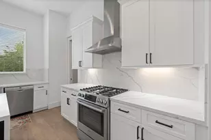 6010 Truro St, Houston, TX 77007 - Photo 12