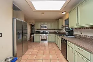1013 Chesterwood Dr, Pearland, TX 77581 - Photo 6