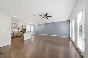 10616 Centre Shadows Dr, Houston, TX 77043 - Photo 4