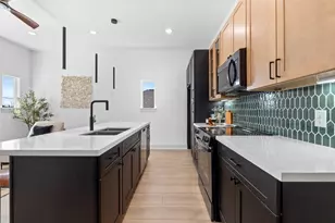 9821 Turnbow St, Houston, TX 77029 - Photo 8