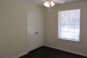 909 Broadmoor Dr, Huntsville, TX 77340 - Photo 8