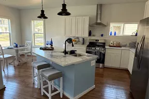 504 N Lake Ave, Eagle Lake, TX 77434 - Photo 2