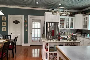 326 W Colorado St, La Grange, TX 78945 - Photo 8