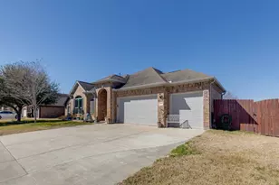 3219 Birkhill Ct, Bay City, TX 77414 - Photo 2