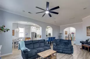 3219 Birkhill Ct, Bay City, TX 77414 - Photo 10