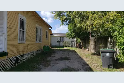 1511 Common Street, Houston, TX 77009 - Photo 6