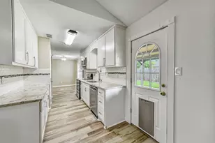 5206 Apple Blossom Ln, Friendswood, TX 77546 - Photo 8