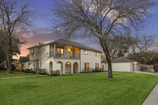 11846 Westmere Dr, Houston, TX 77077 - Photo 2