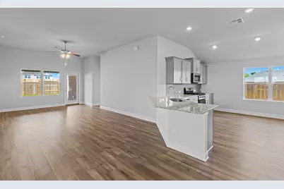 2233 W Post Oak Circle, Dayton, TX 77535 - Photo 6