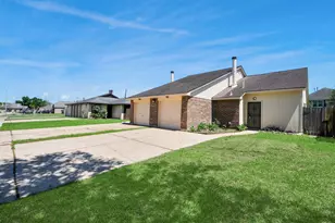 16425 Monte Carlo Ln, Houston, TX 77053 - Photo 6