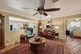 10062 Warwana Rd, Houston, TX 77080 - Photo 8