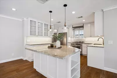 10106 Candlewood Drive, Houston, TX 77042 - Photo 8