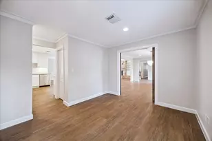 10106 Candlewood Dr, Houston, TX 77042 - Photo 4