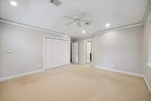 10106 Candlewood Dr, Houston, TX 77042 - Photo 14