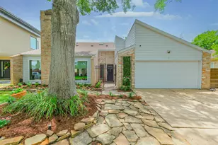 13919 Swiss Hill Dr, Houston, TX 77077 - Photo 2