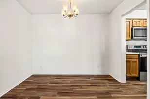 1202 Thorpe Ln, San Marcos, TX 78666 - Photo 6
