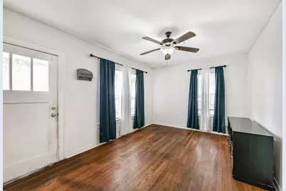 810 10th Avenue N, Texas City, TX 77590 - Photo 6