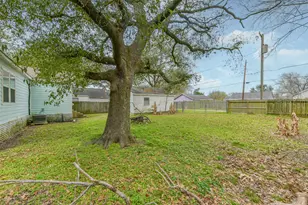810 10th Ave N, Texas City, TX 77590 - Photo 28