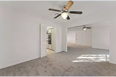 10614 Lynbrook Drive, Houston, TX 77042 - Photo 18