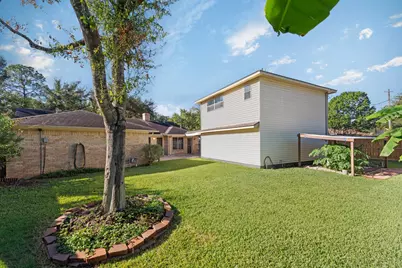 10614 Lynbrook Drive, Houston, TX 77042 - Photo 24