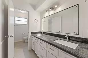 10614 Lynbrook Dr, Houston, TX 77042 - Photo 14