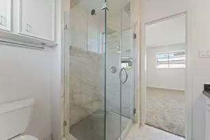 10614 Lynbrook Dr, Houston, TX 77042 - Photo 12